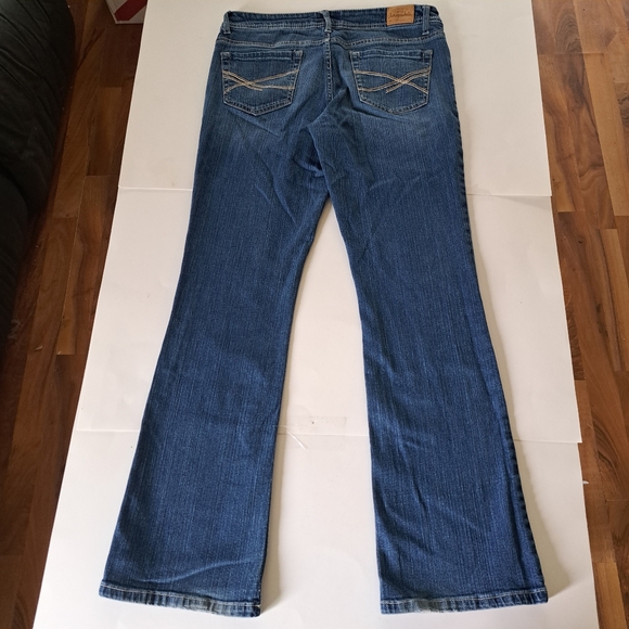 Aeropostale Chelsea Boot Cut Jeans - Picture 5 of 7